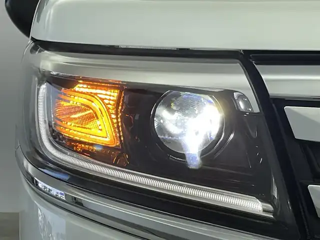 スズキ スペーシア カスタム HYBRID XS ターボ 群馬県 2023(令5)年 2.9万km ピュアホワイトパール/ブラック2トーン 純正ナビ　全方位カメラ　衝突軽減　アダプティブクルーズコントロール　レーンアシスト　両側パワースライド　横滑り　アイドリングストップ　ドラレコ　シートヒーター　障害物センサー　スマートキー　禁煙車