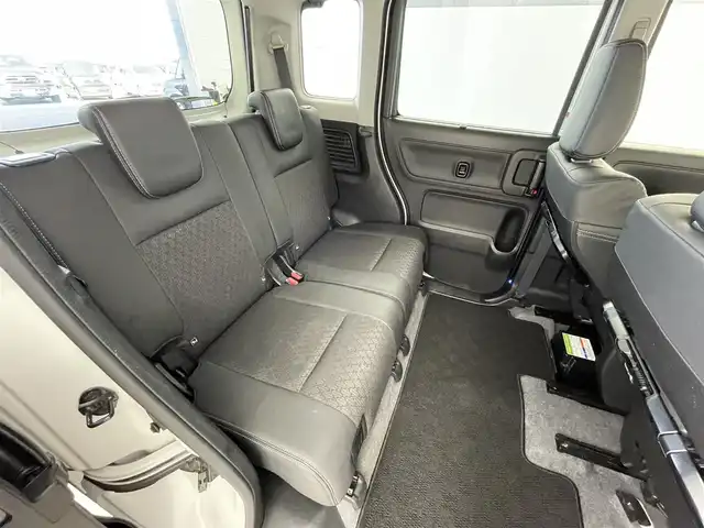 スズキ スペーシア カスタム HYBRID XS ターボ 群馬県 2023(令5)年 2.9万km ピュアホワイトパール/ブラック2トーン 純正ナビ　全方位カメラ　衝突軽減　アダプティブクルーズコントロール　レーンアシスト　両側パワースライド　横滑り　アイドリングストップ　ドラレコ　シートヒーター　障害物センサー　スマートキー　禁煙車