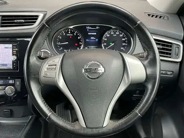 日産 エクストレイル 20X エマージェンシーブレーキ 鹿児島県 2015(平27)年 9.7万km ダイヤモンドブラック 純正ナビ（MC315D-W ）/純正CD/DVD再生可能/フルセグTV/Bluetoothオーディオ/バックカメラ/オートエアコン/純正フロアマット/前後コーナーセンサー/オートライト/エマージェンシーブレーキ/プッシュスタート/スマートキー/前後コーナーセンサー/取扱説明書/スペアキー1本（スマートキー）