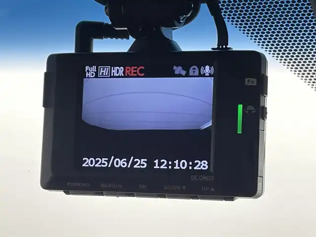 レクサス ＥＳ 300h Fスポーツ 熊本県 2022(令4)年 4.8万km ヒートブルーコントラストレイヤリング ワンオーナー　/禁煙車　/サンルーフ　/純正ナビ（ＣＤ・ＤＶＤ・フルセグ・ＢＴ・SD・ＡＵＸ・ipod・ＵＳＢ）/全周囲カメラ　/ビルトインＥＴＣ２．０　/社外前方ドライブレコーダー　/前後クリアランスソナー　/モデリスタエアロフル/レクサスセーフティセンス/・プリクラッシュセーフティ/・レーントレーシングアシスト/・レーダークルーズコントロール/・アダプティブハイビームアシスト/・ロードサインアシスト/・ドライバー異常対応システム/・ブラインドスポットモニター/横滑り防止/アイドリングストップ/パーキングサポート/前席シートヒーター/前席エアーシート/前席パワーシート/ステアリングヒーター/デジタルインナーミラー/純正フロアマット/社外19インチAW/オートライト/LEDヘッドライト/フォグライト/スマートキー/プッシュスタート/スペアキー1本/4本出しマフラー/保証書/取扱説明書