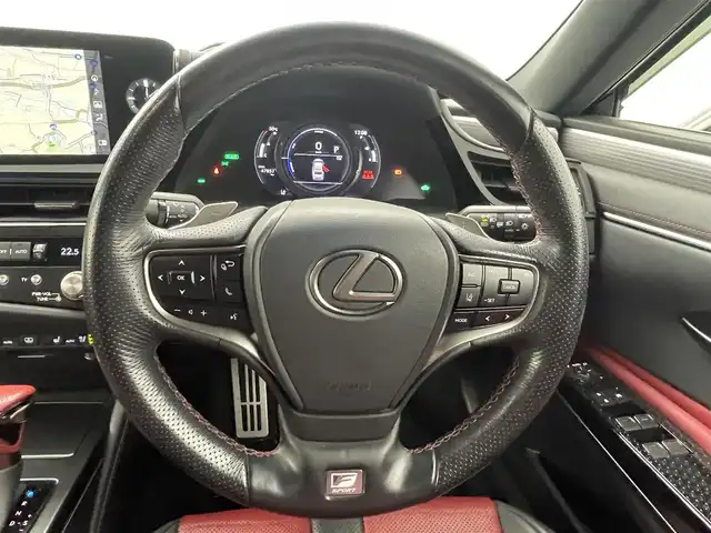 レクサス ＥＳ 300h Fスポーツ 熊本県 2022(令4)年 4.8万km ヒートブルーコントラストレイヤリング ワンオーナー　/禁煙車　/サンルーフ　/純正ナビ（ＣＤ・ＤＶＤ・フルセグ・ＢＴ・SD・ＡＵＸ・ipod・ＵＳＢ）/全周囲カメラ　/ビルトインＥＴＣ２．０　/社外前方ドライブレコーダー　/前後クリアランスソナー　/モデリスタエアロフル/レクサスセーフティセンス/・プリクラッシュセーフティ/・レーントレーシングアシスト/・レーダークルーズコントロール/・アダプティブハイビームアシスト/・ロードサインアシスト/・ドライバー異常対応システム/・ブラインドスポットモニター/横滑り防止/アイドリングストップ/パーキングサポート/前席シートヒーター/前席エアーシート/前席パワーシート/ステアリングヒーター/デジタルインナーミラー/純正フロアマット/社外19インチAW/オートライト/LEDヘッドライト/フォグライト/スマートキー/プッシュスタート/スペアキー1本/4本出しマフラー/保証書/取扱説明書