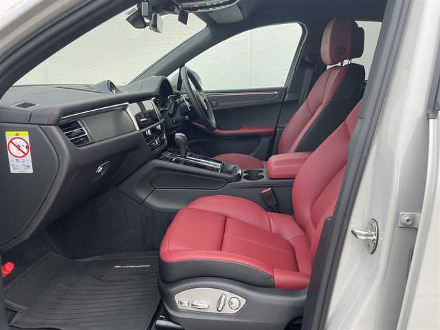 ポルシェ ポルシェ マカン GTS 東京都 2023(令5)年 0.5万km グレー 純正ナビ/BSM/ACC/レザーシート/純正21インチアルミホイール/シートヒーター/シートエアコン/全方位カメラ/ETC2.0/LEDヘッドライト/apple car play/ドライブレコーダー