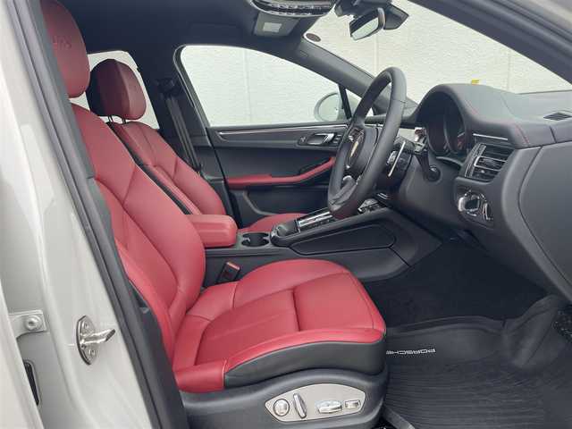 ポルシェ ポルシェ マカン GTS 東京都 2023(令5)年 0.5万km グレー 純正ナビ/BSM/ACC/レザーシート/純正21インチアルミホイール/シートヒーター/シートエアコン/全方位カメラ/ETC2.0/LEDヘッドライト/apple car play/ドライブレコーダー