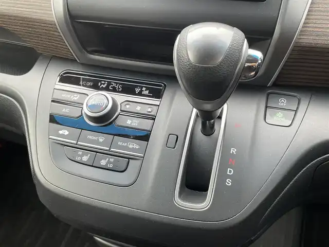 ホンダ フリード＋ クロスター ホンダセンシング 埼玉県 2021(令3)年 1.5万km スーパープラチナグレーメタリック /ワンオーナー//純正メモリナビ//フルセグTV//バックカメラ//CD/DVD/Bluetooth//両側パワースライドドア//アダプティブクルーズコントロール//ビルトインETC//スマートキーx2//LEDヘッドライト//ハーフレザーシート//CMBS衝突軽減ブレーキ//LKAS車線維持支援システム//W.サイド.カーテンエアバッグ//ABS//横滑り防止装置//前後ドライブレコーダー//LEDフォグランプ//オートライト//プライバシーガラス//ドアバイザー//純正15インチAW//新車時保証書//取扱説明書//ナビ取説