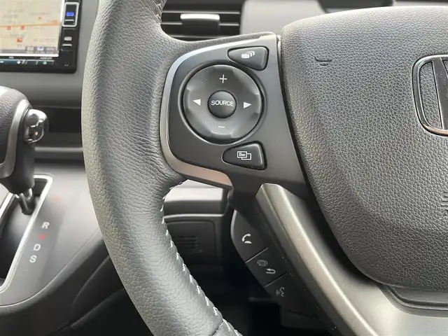 ホンダ フリード＋ クロスター ホンダセンシング 埼玉県 2021(令3)年 1.5万km スーパープラチナグレーメタリック /ワンオーナー//純正メモリナビ//フルセグTV//バックカメラ//CD/DVD/Bluetooth//両側パワースライドドア//アダプティブクルーズコントロール//ビルトインETC//スマートキーx2//LEDヘッドライト//ハーフレザーシート//CMBS衝突軽減ブレーキ//LKAS車線維持支援システム//W.サイド.カーテンエアバッグ//ABS//横滑り防止装置//前後ドライブレコーダー//LEDフォグランプ//オートライト//プライバシーガラス//ドアバイザー//純正15インチAW//新車時保証書//取扱説明書//ナビ取説