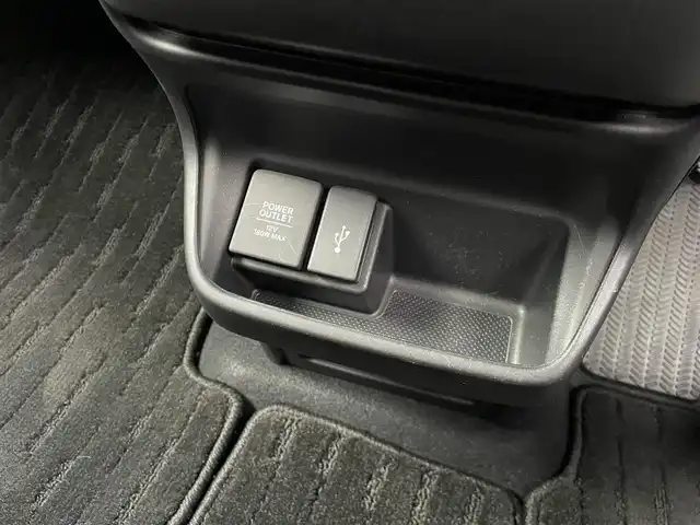 ホンダ フリード＋ クロスター ホンダセンシング 埼玉県 2021(令3)年 1.5万km スーパープラチナグレーメタリック /ワンオーナー//純正メモリナビ//フルセグTV//バックカメラ//CD/DVD/Bluetooth//両側パワースライドドア//アダプティブクルーズコントロール//ビルトインETC//スマートキーx2//LEDヘッドライト//ハーフレザーシート//CMBS衝突軽減ブレーキ//LKAS車線維持支援システム//W.サイド.カーテンエアバッグ//ABS//横滑り防止装置//前後ドライブレコーダー//LEDフォグランプ//オートライト//プライバシーガラス//ドアバイザー//純正15インチAW//新車時保証書//取扱説明書//ナビ取説