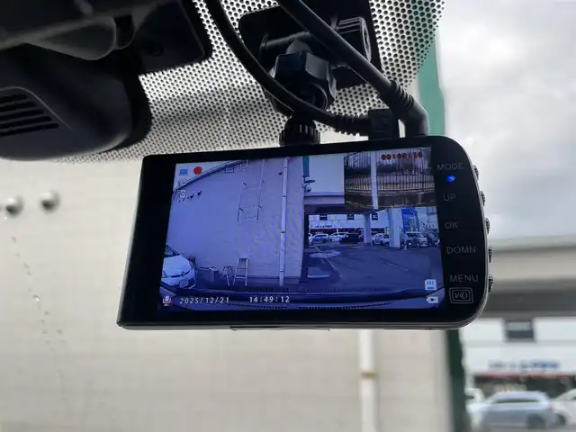 ホンダ フリード＋ クロスター ホンダセンシング 埼玉県 2021(令3)年 1.5万km スーパープラチナグレーメタリック /ワンオーナー//純正メモリナビ//フルセグTV//バックカメラ//CD/DVD/Bluetooth//両側パワースライドドア//アダプティブクルーズコントロール//ビルトインETC//スマートキーx2//LEDヘッドライト//ハーフレザーシート//CMBS衝突軽減ブレーキ//LKAS車線維持支援システム//W.サイド.カーテンエアバッグ//ABS//横滑り防止装置//前後ドライブレコーダー//LEDフォグランプ//オートライト//プライバシーガラス//ドアバイザー//純正15インチAW//新車時保証書//取扱説明書//ナビ取説