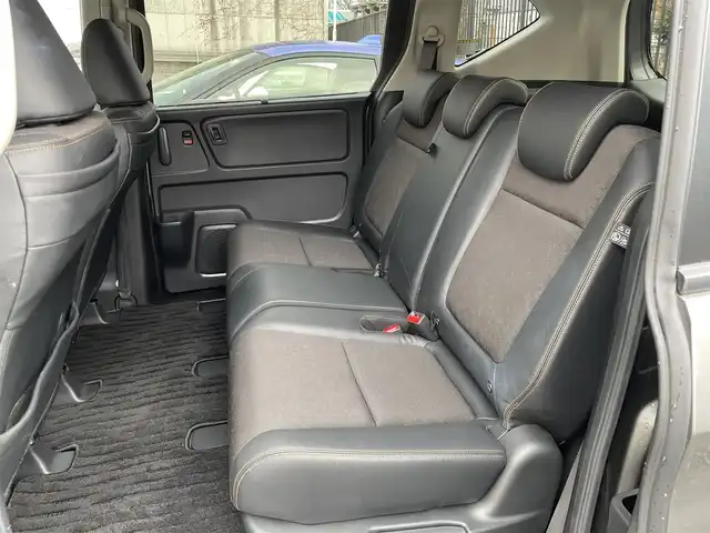 ホンダ フリード＋ クロスター ホンダセンシング 埼玉県 2021(令3)年 1.5万km スーパープラチナグレーメタリック /ワンオーナー//純正メモリナビ//フルセグTV//バックカメラ//CD/DVD/Bluetooth//両側パワースライドドア//アダプティブクルーズコントロール//ビルトインETC//スマートキーx2//LEDヘッドライト//ハーフレザーシート//CMBS衝突軽減ブレーキ//LKAS車線維持支援システム//W.サイド.カーテンエアバッグ//ABS//横滑り防止装置//前後ドライブレコーダー//LEDフォグランプ//オートライト//プライバシーガラス//ドアバイザー//純正15インチAW//新車時保証書//取扱説明書//ナビ取説