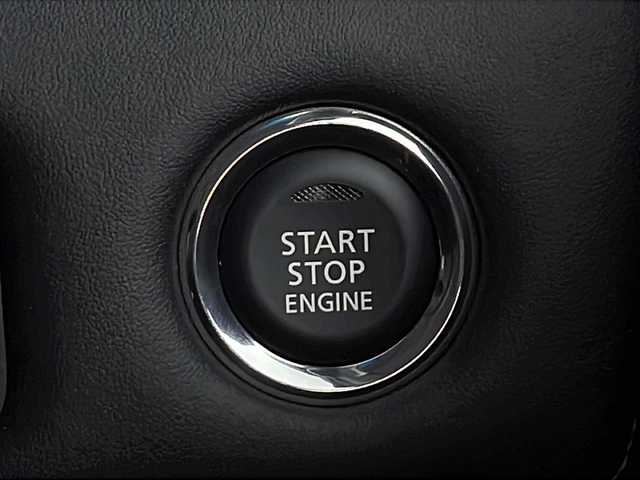 三菱 デリカＤ：５ シャモニー 愛知県 2025(令7)年 0.1千km ホワイトダイヤモンド /禁煙車//R7年8月登録済未使用車//特別仕様車”CHAMONIX”//ナビ取付パッケージ付//マルチアラウンドモニター//e-Assist//レーダークルーズコントロール//専用ブラック外装加飾//専用デカール//専用18インチブラックアルミホイール//専用合皮×スエード調コンビシート(撥水機能付)//専用木目調パネル//専用シルバーステッチ加飾//LEDヘッドライト//オートライト//LEDフォグランプ//エレクトリックテールゲート//両側パワースライドドア//運転席パワーシート//前席シートヒーター//電子パーキングブレーキ//ブレーキホールド//革巻きステアリング//ステアリングスイッチ//ステアリングヒーター//プッシュスタート//電動格納ミラー//アイドリングストップ//取扱説明書//スペアキー