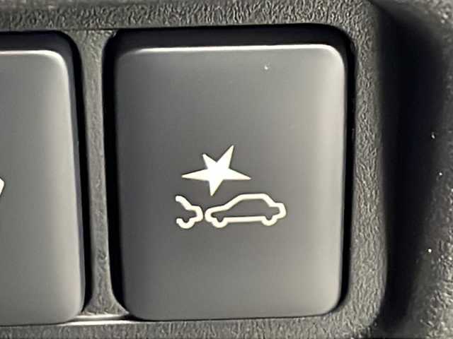 三菱 デリカＤ：５ シャモニー 愛知県 2025(令7)年 0.1千km ホワイトダイヤモンド /禁煙車//R7年8月登録済未使用車//特別仕様車”CHAMONIX”//ナビ取付パッケージ付//マルチアラウンドモニター//e-Assist//レーダークルーズコントロール//専用ブラック外装加飾//専用デカール//専用18インチブラックアルミホイール//専用合皮×スエード調コンビシート(撥水機能付)//専用木目調パネル//専用シルバーステッチ加飾//LEDヘッドライト//オートライト//LEDフォグランプ//エレクトリックテールゲート//両側パワースライドドア//運転席パワーシート//前席シートヒーター//電子パーキングブレーキ//ブレーキホールド//革巻きステアリング//ステアリングスイッチ//ステアリングヒーター//プッシュスタート//電動格納ミラー//アイドリングストップ//取扱説明書//スペアキー