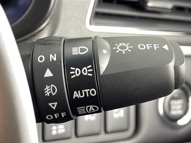 三菱 デリカＤ：５ シャモニー 愛知県 2025(令7)年 0.1千km ホワイトダイヤモンド /禁煙車//R7年8月登録済未使用車//特別仕様車”CHAMONIX”//ナビ取付パッケージ付//マルチアラウンドモニター//e-Assist//レーダークルーズコントロール//専用ブラック外装加飾//専用デカール//専用18インチブラックアルミホイール//専用合皮×スエード調コンビシート(撥水機能付)//専用木目調パネル//専用シルバーステッチ加飾//LEDヘッドライト//オートライト//LEDフォグランプ//エレクトリックテールゲート//両側パワースライドドア//運転席パワーシート//前席シートヒーター//電子パーキングブレーキ//ブレーキホールド//革巻きステアリング//ステアリングスイッチ//ステアリングヒーター//プッシュスタート//電動格納ミラー//アイドリングストップ//取扱説明書//スペアキー