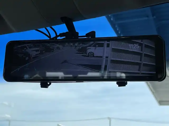 ホンダ ライフ ディーバ ターボパッケージ 東京都 2013(平25)年 4.2万km プレミアムホワイトパール ＨＩＤヘッドライト　/キーレスエントリー　/電子制御付ＡＢＳ　/フルオートエアコン　/純正フロアマット　/１４インチ純正アルミホイール　/ドアバイザー