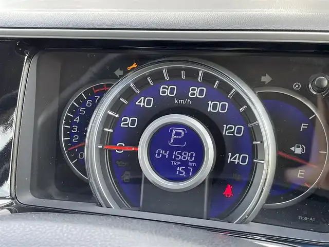 ホンダ ライフ ディーバ ターボパッケージ 東京都 2013(平25)年 4.2万km プレミアムホワイトパール ＨＩＤヘッドライト　/キーレスエントリー　/電子制御付ＡＢＳ　/フルオートエアコン　/純正フロアマット　/１４インチ純正アルミホイール　/ドアバイザー