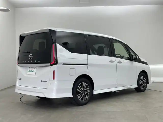 日産 セレナ e－パワー ハイウェイスター V 埼玉県 2025(令7)年 0.1万km未満 プリズムホワイト 登録済未使用車　純正１２．３インチナビ　アラウンドビューモニター　ＢＳＩ　プロパイロット　レーダークルーズ　ビルトインＥＴＣ２．０　前後ドラレコ　インテリジェントルームミラー　ワイヤレス充電　ＨＤＭＩ