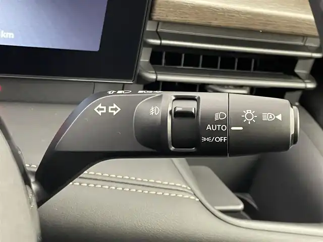日産 セレナ e－パワー ハイウェイスター V 埼玉県 2025(令7)年 0.1万km未満 プリズムホワイト 登録済未使用車　純正１２．３インチナビ　アラウンドビューモニター　ＢＳＩ　プロパイロット　レーダークルーズ　ビルトインＥＴＣ２．０　前後ドラレコ　インテリジェントルームミラー　ワイヤレス充電　ＨＤＭＩ