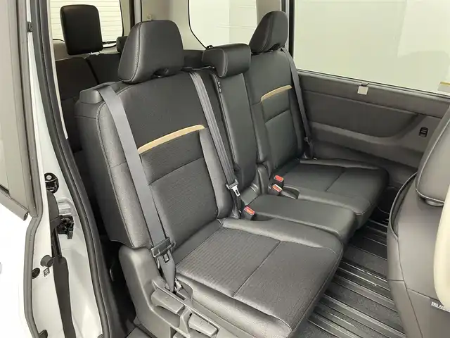 日産 セレナ e－パワー ハイウェイスター V 埼玉県 2025(令7)年 0.1万km未満 プリズムホワイト 登録済未使用車　純正１２．３インチナビ　アラウンドビューモニター　ＢＳＩ　プロパイロット　レーダークルーズ　ビルトインＥＴＣ２．０　前後ドラレコ　インテリジェントルームミラー　ワイヤレス充電　ＨＤＭＩ