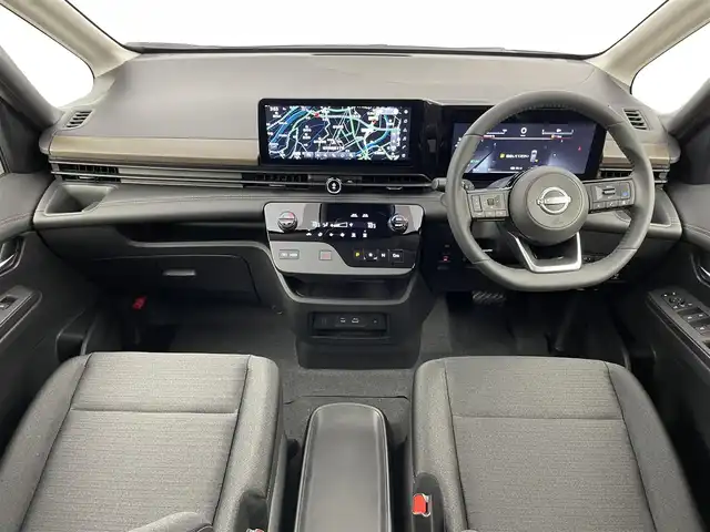 日産 セレナ e－パワー ハイウェイスター V 埼玉県 2025(令7)年 0.1万km未満 プリズムホワイト 登録済未使用車　純正１２．３インチナビ　アラウンドビューモニター　ＢＳＩ　プロパイロット　レーダークルーズ　ビルトインＥＴＣ２．０　前後ドラレコ　インテリジェントルームミラー　ワイヤレス充電　ＨＤＭＩ