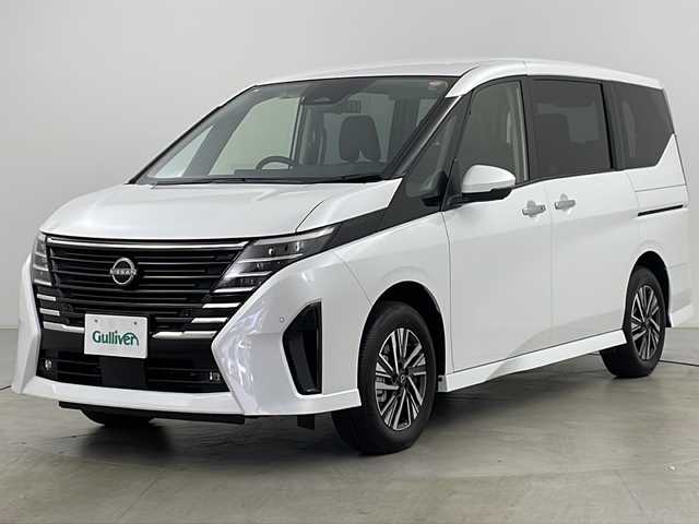 日産 セレナ e－4ORCE ハイウェイスターV 道央・札幌 2025(令7)年 0.1千km プリズムホワイト ・4WD/・寒冷地仕様/・e-4orce/・純正ナビ/　TV/BT/・純正フリップダウンモニター/・全方位カメラ/・両側パワースライドドア/・プロパイロット/・純正前後ドライブレコーダー/・ハンズフリースライドドア/・デジタルインナーミラー/・置くだけ充電/・オートマチックハイビーム/・オートライト/・LEDヘッドライト/・フォグランプ/・前席/２列目シートヒーター/・ステアリングヒーター/・ハンドル支援/・ビルトインETC/・スペアキー/・16インチ純正アルミホイール/・取扱説明書/・保証書