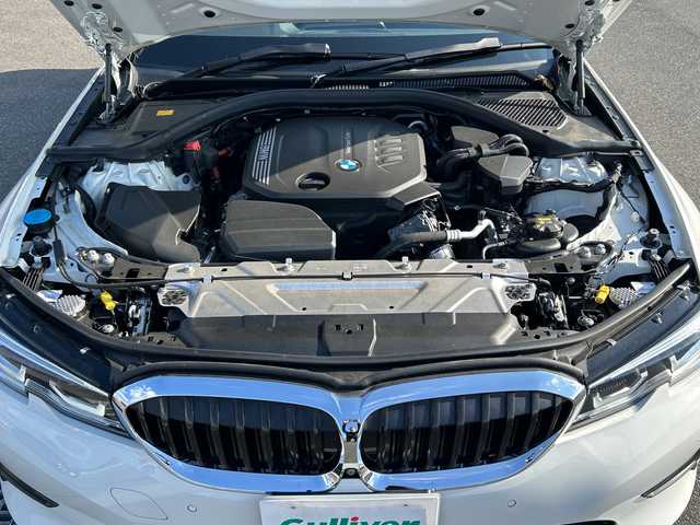 ＢＭＷ ３２０ｄ xDrive 山口県 2021(令3)年 5.3万km 白 禁煙車/360度前方ドライブレコーダー/スマートキー/プッシュスタート/純正HDDナビ/(DTV/BT/USB/ラジオ)/全方位カメラ/クリアランスソナー/シートメモリー付きパワーシート/シートヒーター/電子パーキング/置くだけ充電/オートライト/左右分離型フルオートエアコン/純正アルミホイール/リモートタッチ/保証書/取扱説明書/記録簿/スペアキー/レーダクルーズコントロール/プラスパッケージ/コンフォートパッケージ/ハイラインパッケージ/HIFIスピーカーシステム