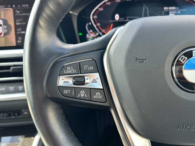 ＢＭＷ ３２０ｄ xDrive 山口県 2021(令3)年 5.3万km 白 禁煙車/360度前方ドライブレコーダー/スマートキー/プッシュスタート/純正HDDナビ/(DTV/BT/USB/ラジオ)/全方位カメラ/クリアランスソナー/シートメモリー付きパワーシート/シートヒーター/電子パーキング/置くだけ充電/オートライト/左右分離型フルオートエアコン/純正アルミホイール/リモートタッチ/保証書/取扱説明書/記録簿/スペアキー/レーダクルーズコントロール/プラスパッケージ/コンフォートパッケージ/ハイラインパッケージ/HIFIスピーカーシステム