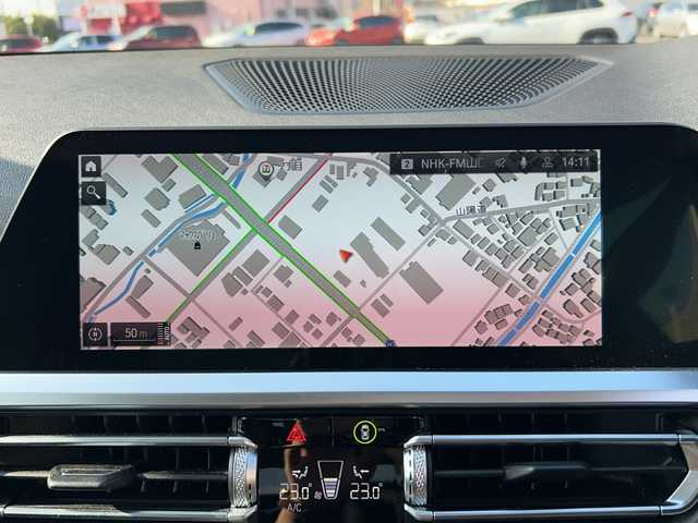 ＢＭＷ ３２０ｄ xDrive 山口県 2021(令3)年 5.3万km 白 禁煙車/360度前方ドライブレコーダー/スマートキー/プッシュスタート/純正HDDナビ/(DTV/BT/USB/ラジオ)/全方位カメラ/クリアランスソナー/シートメモリー付きパワーシート/シートヒーター/電子パーキング/置くだけ充電/オートライト/左右分離型フルオートエアコン/純正アルミホイール/リモートタッチ/保証書/取扱説明書/記録簿/スペアキー/レーダクルーズコントロール/プラスパッケージ/コンフォートパッケージ/ハイラインパッケージ/HIFIスピーカーシステム