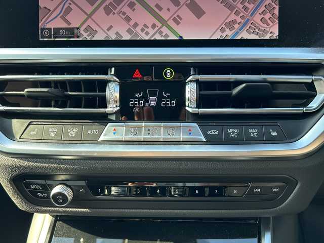 ＢＭＷ ３２０ｄ xDrive 山口県 2021(令3)年 5.3万km 白 禁煙車/360度前方ドライブレコーダー/スマートキー/プッシュスタート/純正HDDナビ/(DTV/BT/USB/ラジオ)/全方位カメラ/クリアランスソナー/シートメモリー付きパワーシート/シートヒーター/電子パーキング/置くだけ充電/オートライト/左右分離型フルオートエアコン/純正アルミホイール/リモートタッチ/保証書/取扱説明書/記録簿/スペアキー/レーダクルーズコントロール/プラスパッケージ/コンフォートパッケージ/ハイラインパッケージ/HIFIスピーカーシステム