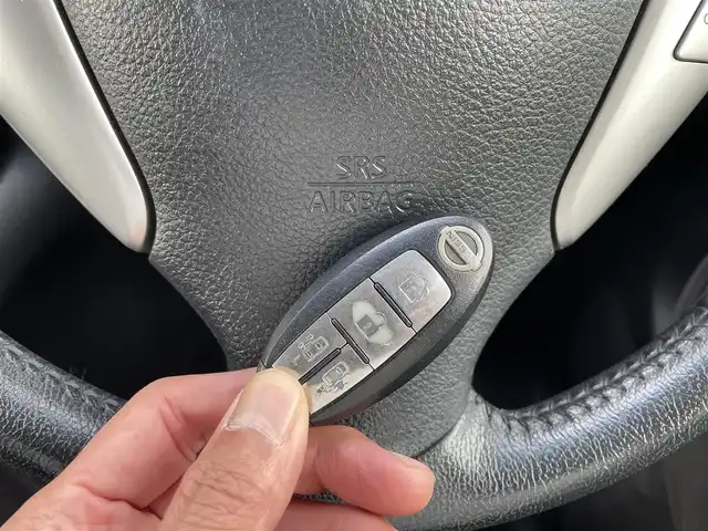 日産 セレナ ハイウェイS G Sハイブリッド 大分県 2014(平26)年 8.8万km ブリリアントホワイトパール 社外ナビ/DVD再生可能/ハンズフリーBluetooth接続/アルパイン後席モニター/LEDヘッドライト/フォグ/オートライト/ミラーウィンカー/スマートキー/プッシュスタート/クルーズコントロール/両側電動スライドドア/ETC/アイドリングストップ