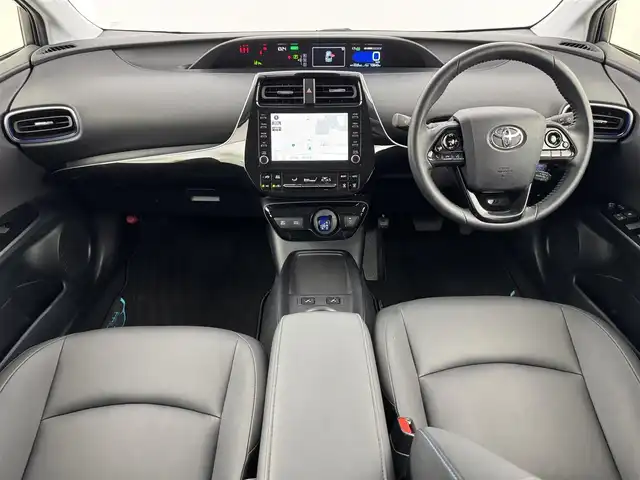 トヨタ プリウス S ツーリングセレクション 福岡県 2022(令4)年 1.1万km プラチナホワイトパールマイカ ワンオーナー/純正ＤＡナビ／フルセグＴＶ　/バックカメラ　/ビルトインＥＴＣ　/前後ドラレコ　/レーダークルコン　/コーナーセンサー　/トヨタセーフティセンス　/衝突軽減ブレーキ　/レーンキープ/レーンキープ/アクセル踏み間違い防止　/シートヒーター　/純正１７インチＡＷ