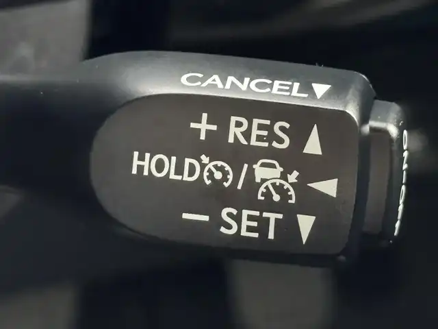 トヨタ プリウス S ツーリングセレクション 福岡県 2022(令4)年 1.1万km プラチナホワイトパールマイカ ワンオーナー/純正ＤＡナビ／フルセグＴＶ　/バックカメラ　/ビルトインＥＴＣ　/前後ドラレコ　/レーダークルコン　/コーナーセンサー　/トヨタセーフティセンス　/衝突軽減ブレーキ　/レーンキープ/レーンキープ/アクセル踏み間違い防止　/シートヒーター　/純正１７インチＡＷ