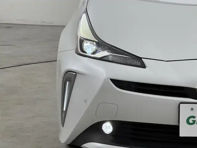 トヨタ プリウス S ツーリングセレクション 福岡県 2022(令4)年 1.1万km プラチナホワイトパールマイカ ワンオーナー/純正ＤＡナビ／フルセグＴＶ　/バックカメラ　/ビルトインＥＴＣ　/前後ドラレコ　/レーダークルコン　/コーナーセンサー　/トヨタセーフティセンス　/衝突軽減ブレーキ　/レーンキープ/レーンキープ/アクセル踏み間違い防止　/シートヒーター　/純正１７インチＡＷ