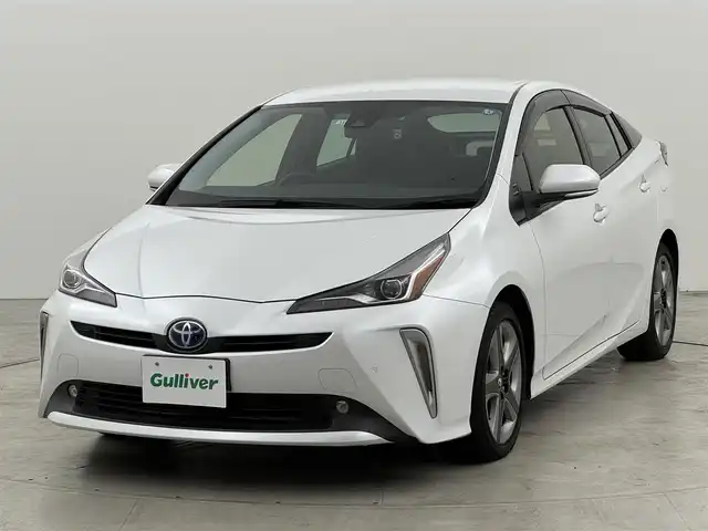 トヨタ プリウス S ツーリングセレクション 福岡県 2022(令4)年 1.1万km プラチナホワイトパールマイカ ワンオーナー/純正ＤＡナビ／フルセグＴＶ　/バックカメラ　/ビルトインＥＴＣ　/前後ドラレコ　/レーダークルコン　/コーナーセンサー　/トヨタセーフティセンス　/衝突軽減ブレーキ　/レーンキープ/レーンキープ/アクセル踏み間違い防止　/シートヒーター　/純正１７インチＡＷ