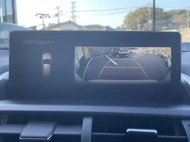 レクサス ＮＸ 300h バージョンL 佐賀県 2020(令2)年 5.2万km ソニッククォーツ Lexus Safety System+/・プリクラッシュセーフティ/・レーントレーシングアシスト/・オートマチックハイビーム/・レーダークルーズコントロール/クリアランスソナー/ブラインドスポットモニター/純正メーカーナビ/・パノラミックビューモニター/・フルセグTV/BT/CD/DVD/前後ドライブレコーダー(SDなし、動作確認未)/赤黒革シート/・全席シートヒーター/・前ベンチレーション/・前パワーシート/シートメモリ/パワーバックドア/LEDヘッドライト/フォグランプ/革巻きステアリング/パドルシフト/ステアリングヒーター/ETC2.0/電動パーキングスイッチ/トノカバー/エアバックW/サイド/カーテン/スペアキー×1/取扱説明書/保証書