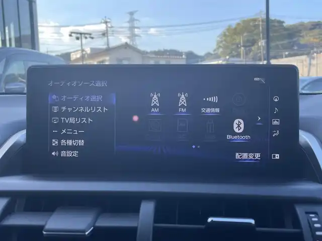 レクサス ＮＸ 300h バージョンL 佐賀県 2020(令2)年 5.2万km ソニッククォーツ Lexus Safety System+/・プリクラッシュセーフティ/・レーントレーシングアシスト/・オートマチックハイビーム/・レーダークルーズコントロール/クリアランスソナー/ブラインドスポットモニター/純正メーカーナビ/・パノラミックビューモニター/・フルセグTV/BT/CD/DVD/前後ドライブレコーダー(SDなし、動作確認未)/赤黒革シート/・全席シートヒーター/・前ベンチレーション/・前パワーシート/シートメモリ/パワーバックドア/LEDヘッドライト/フォグランプ/革巻きステアリング/パドルシフト/ステアリングヒーター/ETC2.0/電動パーキングスイッチ/トノカバー/エアバックW/サイド/カーテン/スペアキー×1/取扱説明書/保証書