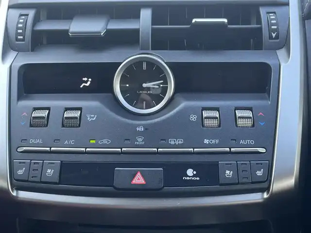 レクサス ＮＸ 300h バージョンL 佐賀県 2020(令2)年 5.2万km ソニッククォーツ Lexus Safety System+/・プリクラッシュセーフティ/・レーントレーシングアシスト/・オートマチックハイビーム/・レーダークルーズコントロール/クリアランスソナー/ブラインドスポットモニター/純正メーカーナビ/・パノラミックビューモニター/・フルセグTV/BT/CD/DVD/前後ドライブレコーダー(SDなし、動作確認未)/赤黒革シート/・全席シートヒーター/・前ベンチレーション/・前パワーシート/シートメモリ/パワーバックドア/LEDヘッドライト/フォグランプ/革巻きステアリング/パドルシフト/ステアリングヒーター/ETC2.0/電動パーキングスイッチ/トノカバー/エアバックW/サイド/カーテン/スペアキー×1/取扱説明書/保証書