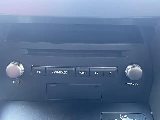 レクサス ＮＸ 300h バージョンL 佐賀県 2020(令2)年 5.2万km ソニッククォーツ Lexus Safety System+/・プリクラッシュセーフティ/・レーントレーシングアシスト/・オートマチックハイビーム/・レーダークルーズコントロール/クリアランスソナー/ブラインドスポットモニター/純正メーカーナビ/・パノラミックビューモニター/・フルセグTV/BT/CD/DVD/前後ドライブレコーダー(SDなし、動作確認未)/赤黒革シート/・全席シートヒーター/・前ベンチレーション/・前パワーシート/シートメモリ/パワーバックドア/LEDヘッドライト/フォグランプ/革巻きステアリング/パドルシフト/ステアリングヒーター/ETC2.0/電動パーキングスイッチ/トノカバー/エアバックW/サイド/カーテン/スペアキー×1/取扱説明書/保証書