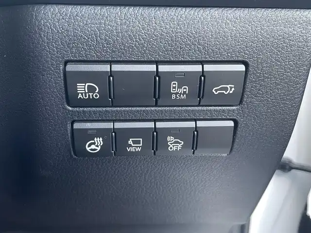 レクサス ＮＸ 300h バージョンL 佐賀県 2020(令2)年 5.2万km ソニッククォーツ Lexus Safety System+/・プリクラッシュセーフティ/・レーントレーシングアシスト/・オートマチックハイビーム/・レーダークルーズコントロール/クリアランスソナー/ブラインドスポットモニター/純正メーカーナビ/・パノラミックビューモニター/・フルセグTV/BT/CD/DVD/前後ドライブレコーダー(SDなし、動作確認未)/赤黒革シート/・全席シートヒーター/・前ベンチレーション/・前パワーシート/シートメモリ/パワーバックドア/LEDヘッドライト/フォグランプ/革巻きステアリング/パドルシフト/ステアリングヒーター/ETC2.0/電動パーキングスイッチ/トノカバー/エアバックW/サイド/カーテン/スペアキー×1/取扱説明書/保証書