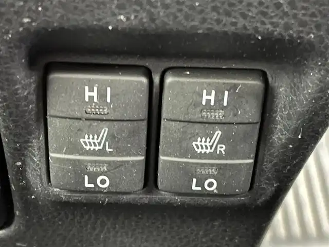 トヨタ エスクァイア Gi 熊本県 2015(平27)年 5.6万km ホワイトパールクリスタルシャイン 禁煙車　/純正ナビ（ＣＤ・ＤＶＤ・フルセグ・ＢＴ・ＳＤ）/バックカメラ　/純正フリップダウンモニター　/社外全方位ドライブレコーダー　/ビルトインＥＴＣ　/両側パワースライドドア　/クルーズコントロール/前席シートヒーター/衝突軽減ブレーキ/横滑り防止/アイドリングストップ/純正フロアマット/純正１５インチAW/オートライト/オートマチックハイビーム/LEDヘッドライト/フォグランプ/スマートキー/プッシュスタート/スペアキー1本