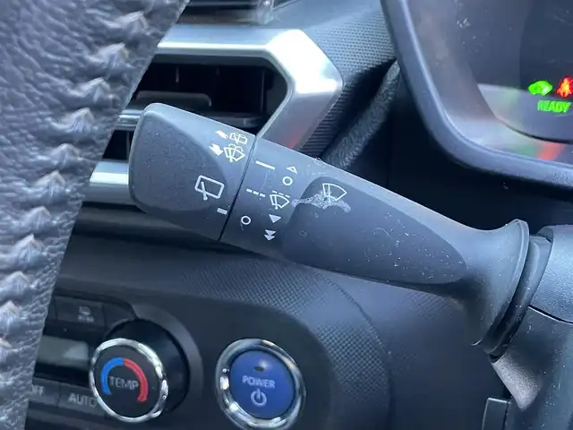 ダイハツ ロッキー プレミアム G HEV 滋賀県 2022(令4)年 3.5万km シャイニングホワイトパール 純正ディスプレイオーディオ/【フルセグ/Bluetooth/HDMI/USB】/全方位カメラ/LEDヘッドライト/革巻ステアリング/電子パーキング/オートホールドブレーキ/追従クルーズコントロール/純正１７AW/ETC/ドライブレコーダー/スマートキー