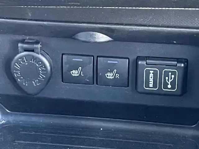 ダイハツ ロッキー プレミアム G HEV 滋賀県 2022(令4)年 3.5万km シャイニングホワイトパール 純正ディスプレイオーディオ/【フルセグ/Bluetooth/HDMI/USB】/全方位カメラ/LEDヘッドライト/革巻ステアリング/電子パーキング/オートホールドブレーキ/追従クルーズコントロール/純正１７AW/ETC/ドライブレコーダー/スマートキー