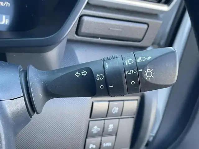 ダイハツ ロッキー プレミアム G HEV 滋賀県 2022(令4)年 3.5万km シャイニングホワイトパール 純正ディスプレイオーディオ/【フルセグ/Bluetooth/HDMI/USB】/全方位カメラ/LEDヘッドライト/革巻ステアリング/電子パーキング/オートホールドブレーキ/追従クルーズコントロール/純正１７AW/ETC/ドライブレコーダー/スマートキー