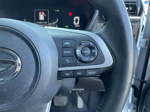 ダイハツ ロッキー プレミアム G HEV 滋賀県 2022(令4)年 3.5万km シャイニングホワイトパール 純正ディスプレイオーディオ/【フルセグ/Bluetooth/HDMI/USB】/全方位カメラ/LEDヘッドライト/革巻ステアリング/電子パーキング/オートホールドブレーキ/追従クルーズコントロール/純正１７AW/ETC/ドライブレコーダー/スマートキー