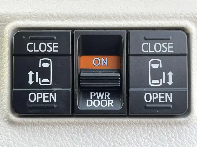 トヨタ シエンタ G 福岡県 2019(令1)年 5.2万km ブラックマイカ 衝突軽減/社外ナビ（ＣＮ－ＲＥ０５ＷＤ）/フルセグTV/CD/DVD/BT/SD/AM/FM/パノラミックビューモニター/両側パワースライドドア/ＬＤＡ/オートハイビーム/ＬＥＤオートライト/ステアリングリモコン/アイドリングストップ/ＥＴＣ２．０/スマートキー/プッシュスタート