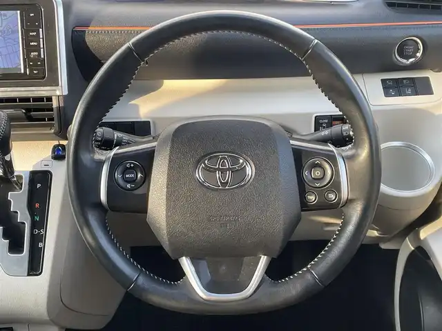 トヨタ シエンタ G 福岡県 2019(令1)年 5.2万km ブラックマイカ 衝突軽減/社外ナビ（ＣＮ－ＲＥ０５ＷＤ）/フルセグTV/CD/DVD/BT/SD/AM/FM/パノラミックビューモニター/両側パワースライドドア/ＬＤＡ/オートハイビーム/ＬＥＤオートライト/ステアリングリモコン/アイドリングストップ/ＥＴＣ２．０/スマートキー/プッシュスタート