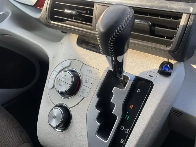 トヨタ シエンタ G 福岡県 2019(令1)年 5.2万km ブラックマイカ 衝突軽減/社外ナビ（ＣＮ－ＲＥ０５ＷＤ）/フルセグTV/CD/DVD/BT/SD/AM/FM/パノラミックビューモニター/両側パワースライドドア/ＬＤＡ/オートハイビーム/ＬＥＤオートライト/ステアリングリモコン/アイドリングストップ/ＥＴＣ２．０/スマートキー/プッシュスタート