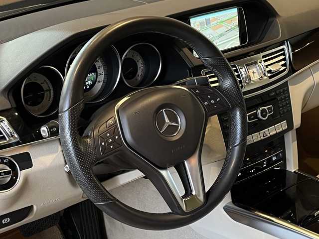 メルセデス・ベンツ Ｅ４００ ハイブリッド アバンギャルド 宮城県 2013(平25)年 4.2万km ドロマイトブラウン コンフォートパッケージ/レーダーセーフティパッケージ/COMANDシステムHDDナビ/フルセグTV/360°カメラシステム/ベージュレザーシート/シートヒーター/メモリ機能付きパワーシート/キーレスゴー/LEDヘッドライト/オートライト/純正18インチAW/ドライブレコーダー/電動リヤサンシェード/ETC車載器