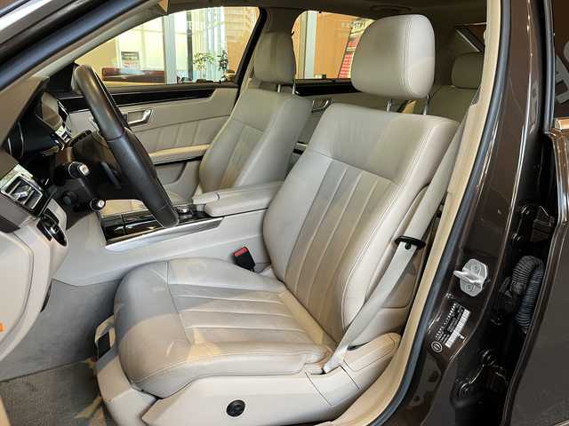 メルセデス・ベンツ Ｅ４００ ハイブリッド アバンギャルド 宮城県 2013(平25)年 4.2万km ドロマイトブラウン コンフォートパッケージ/レーダーセーフティパッケージ/COMANDシステムHDDナビ/フルセグTV/360°カメラシステム/ベージュレザーシート/シートヒーター/メモリ機能付きパワーシート/キーレスゴー/LEDヘッドライト/オートライト/純正18インチAW/ドライブレコーダー/電動リヤサンシェード/ETC車載器