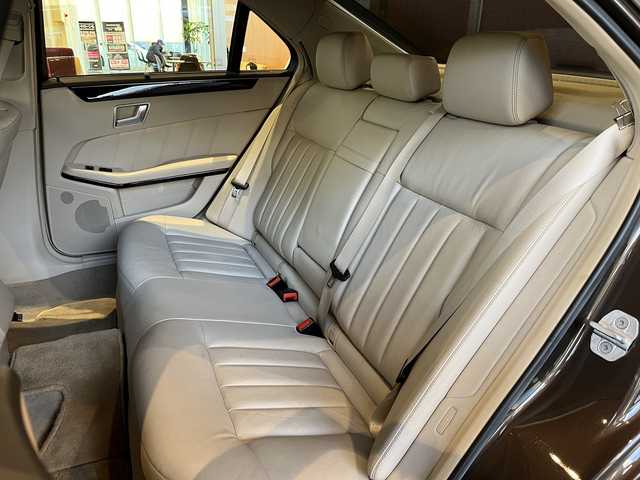 メルセデス・ベンツ Ｅ４００ ハイブリッド アバンギャルド 宮城県 2013(平25)年 4.2万km ドロマイトブラウン コンフォートパッケージ/レーダーセーフティパッケージ/COMANDシステムHDDナビ/フルセグTV/360°カメラシステム/ベージュレザーシート/シートヒーター/メモリ機能付きパワーシート/キーレスゴー/LEDヘッドライト/オートライト/純正18インチAW/ドライブレコーダー/電動リヤサンシェード/ETC車載器