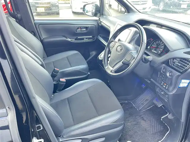 トヨタ ノア Si ダブルバイビーⅡ 大阪府 2020(令2)年 6万km ブラック モデリスタエアロ/トヨタセーフティセンス/　・プリクラッシュセーフティ/　・レーンディパーチャーアラート/　・オートマチックハイビーム/フリップダウンモニター/純正メモリナビ/　　 CD/DVD/BT/フルセグTV/バックカメラ/両側パワースライドドア/LEDオートライト/フォグランプ/合皮ハーフレザーシート/純正16インチアルミホイール/クリアランスソナー/スマートキー/ビルトインETC