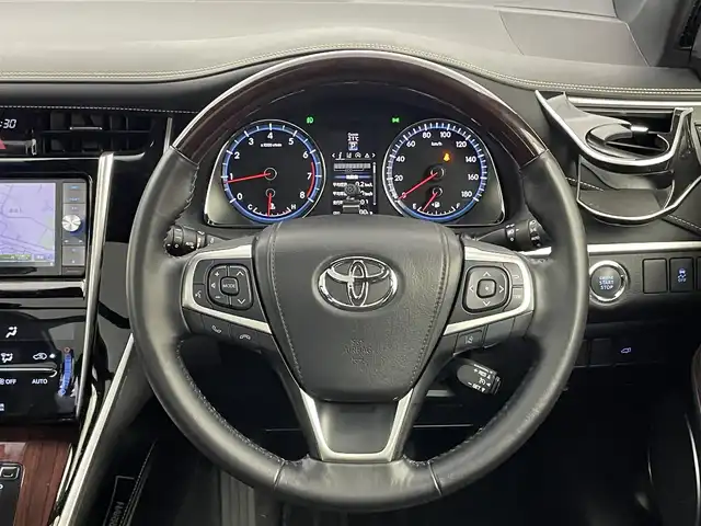 トヨタ ハリアー プレミアム 埼玉県 2015(平27)年 4.3万km ホワイトパールクリスタルシャイン 純正ナビ/フルセグTV/CD/DVD/BT/バックカメラ/サンルーフ/ハーフレザーシート/ドライブレコーダー/ビルトインETC/純正18インチAW/パワーバックドア/LEDヘッドライト
