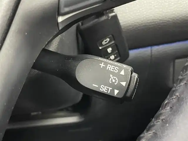 トヨタ ハリアー プレミアム 埼玉県 2015(平27)年 4.3万km ホワイトパールクリスタルシャイン 純正ナビ/フルセグTV/CD/DVD/BT/バックカメラ/サンルーフ/ハーフレザーシート/ドライブレコーダー/ビルトインETC/純正18インチAW/パワーバックドア/LEDヘッドライト